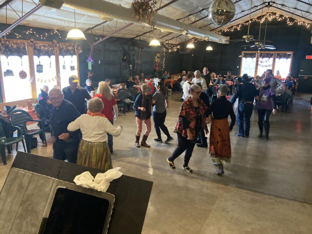 raccoon ridge jam dancing